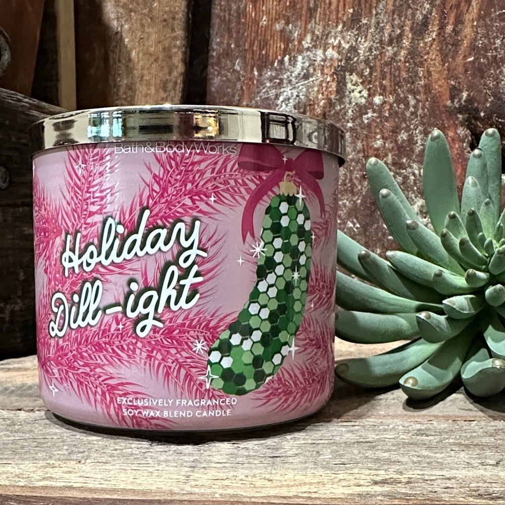 NWT Bath & Body Works Holiday Dill-ight Scented Soy Candle